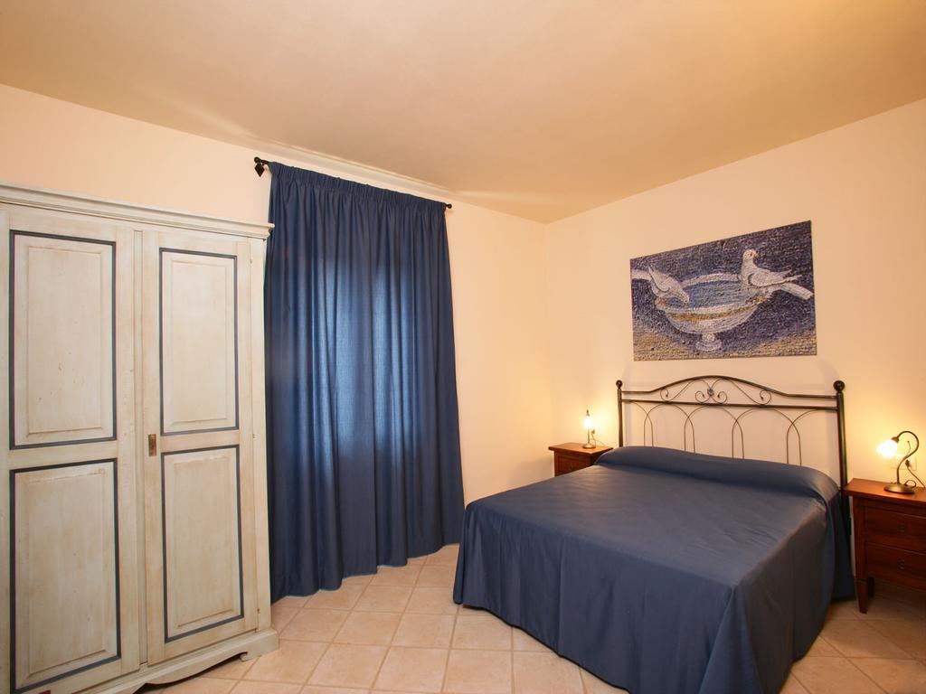 One-Bedroom Apartment,402648363:JPEG